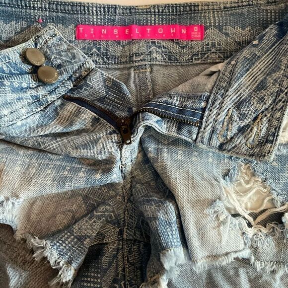 Tinseltown Shorts Jean Distressed Holes Blue White Geo Print Pockets Size 0 - Picture 5 of 10